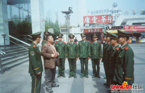 百度胖老师吧上海市公 安局轨道交通分局石宇玉老师求救  抖音快手百度贴吧百科图片视频知道搜索上海胖老师 ...