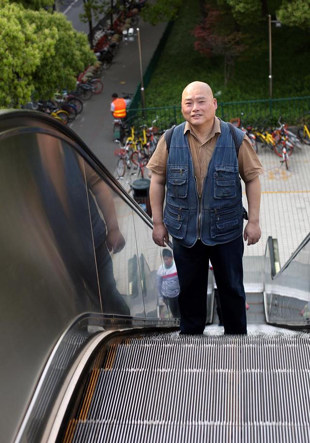 百度胖老师吧上海市公 安局轨道交通分局石宇玉老师求救  抖音快手百度贴吧百科图片视频知道搜索上海胖老师 ...