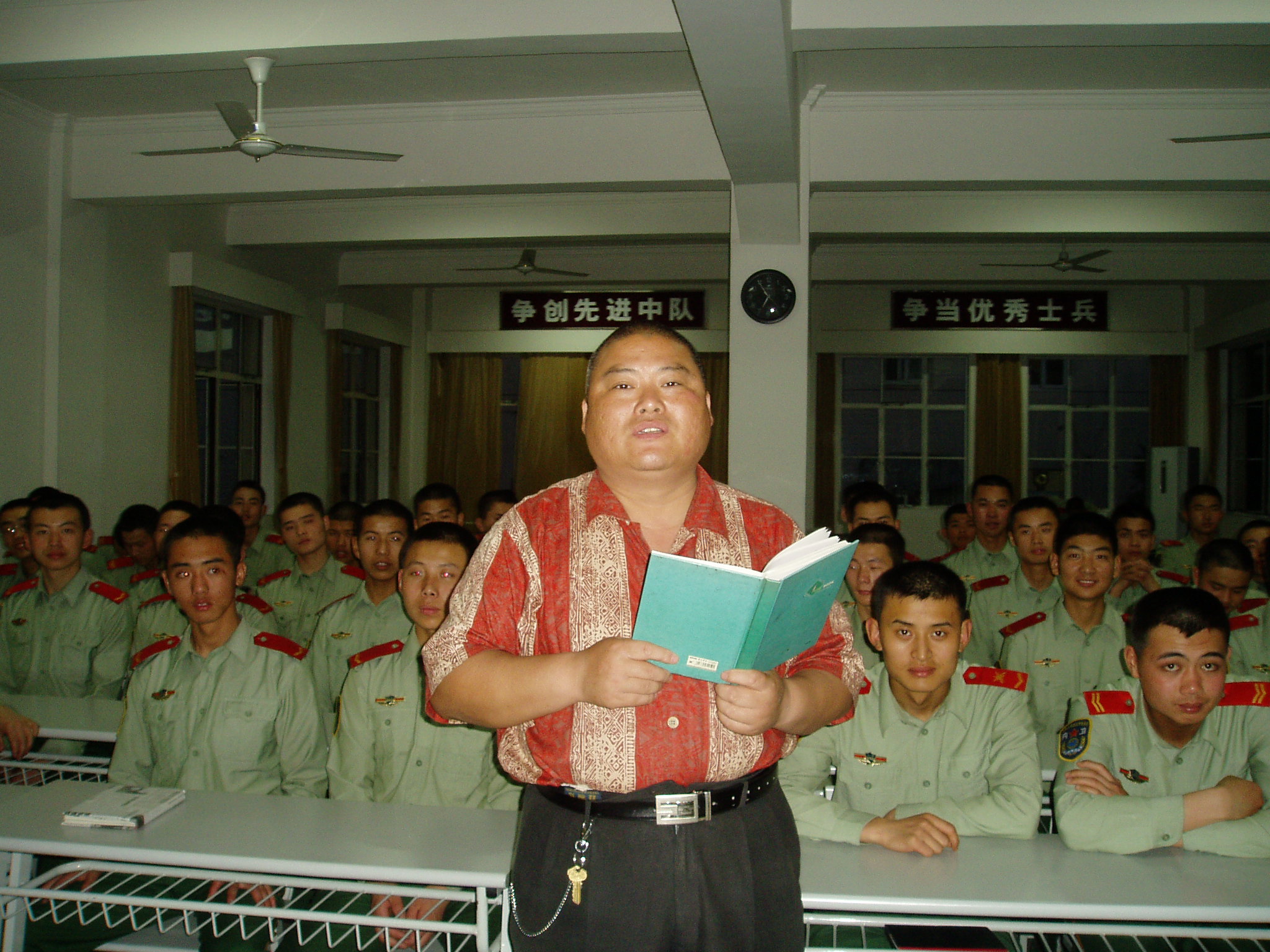 百度胖老师吧上海市公 安局轨道交通分局石宇玉老师求救  抖音快手百度贴吧百科图片视频知道搜索上海胖老师 ...