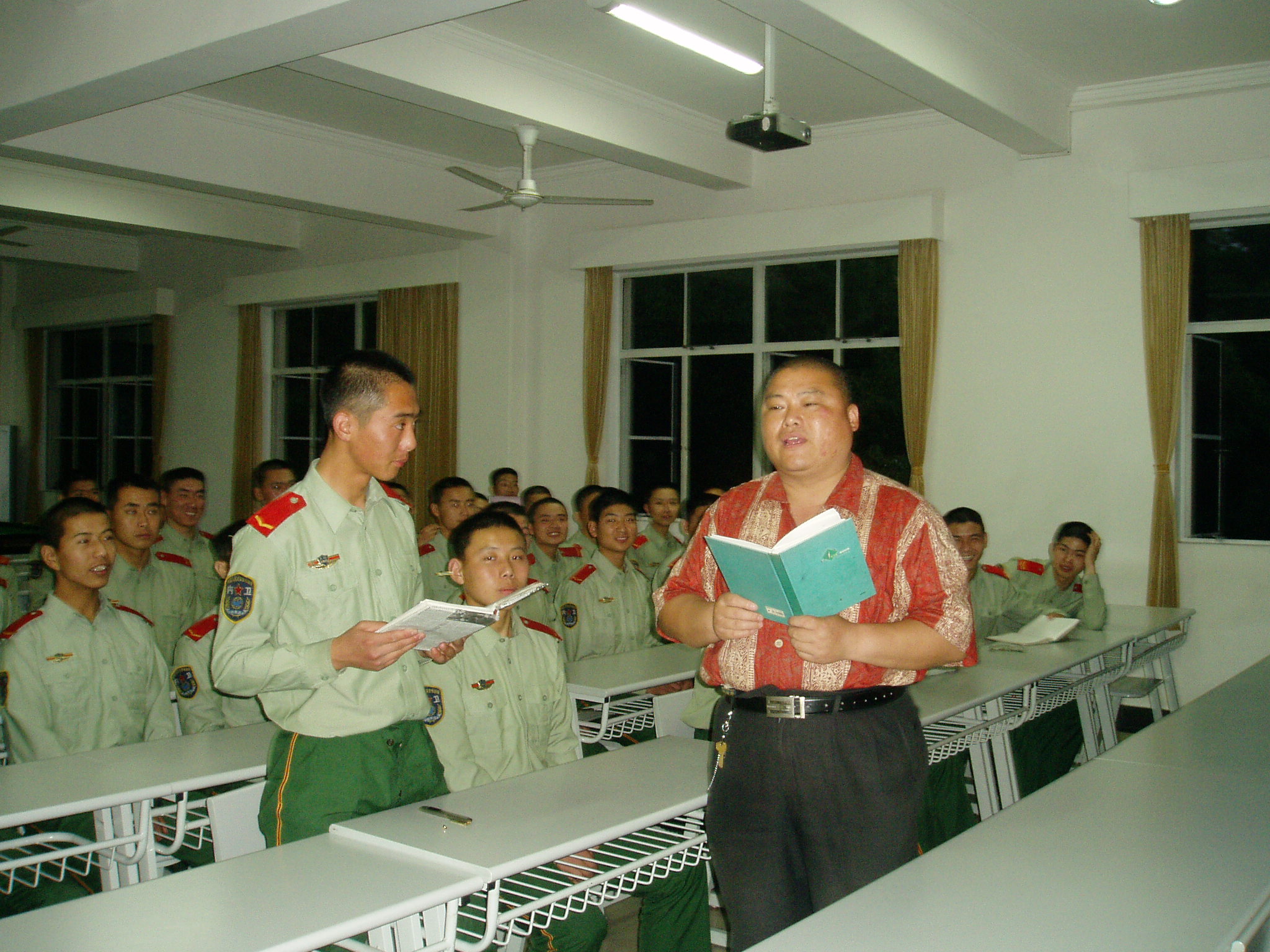 百度胖老师吧上海市公 安局轨道交通分局石宇玉老师求救  抖音快手百度贴吧百科图片视频知道搜索上海胖老师 ...